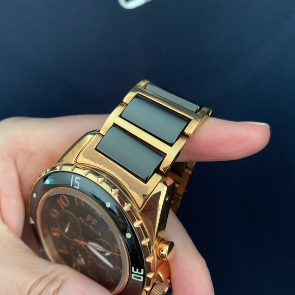 Vintage Folli Follie Men’s Golden Ceramic Watch - Picture 3 of 8